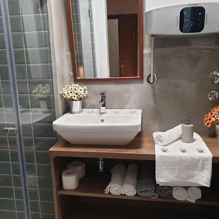 Business Waterfront Apartment
