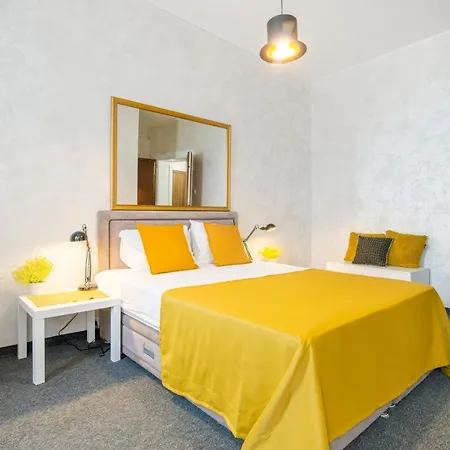 Business Waterfront Apartment *