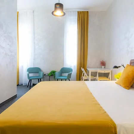 Hotel Business Waterfront *